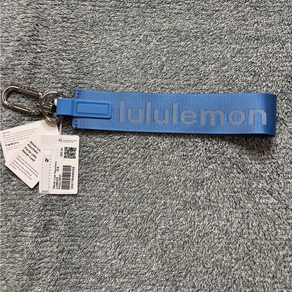 Lululemon Never Lost Key Chain - Pool Party